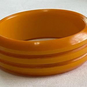 Vintage Butterscotch Bakelite Carved Bangle